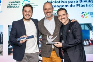 Movimento Bora Reciclar! é premiado no Prêmio Plástico Circular 2024